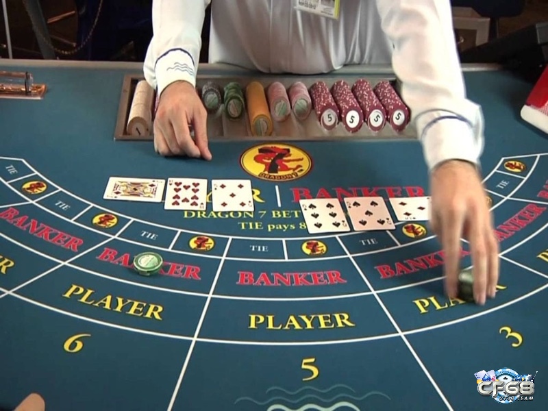 Cược Player trả thưởng 1:1, không trừ hoa hồng, là cửa cược phổ biến khi giải thích bài baccarat