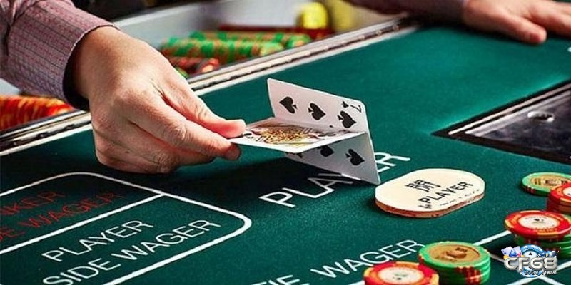 Hiểu rõ khi nào Người chơi được rút bài là bước quan trọng trong cách tính điểm Baccarat chuẩn.